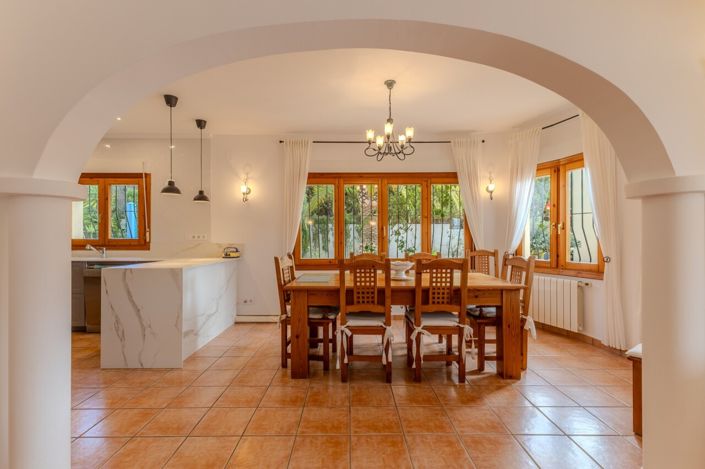 Image No.15-4 Bed Villa for sale