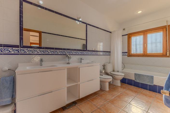 Image No.37-4 Bed Villa for sale