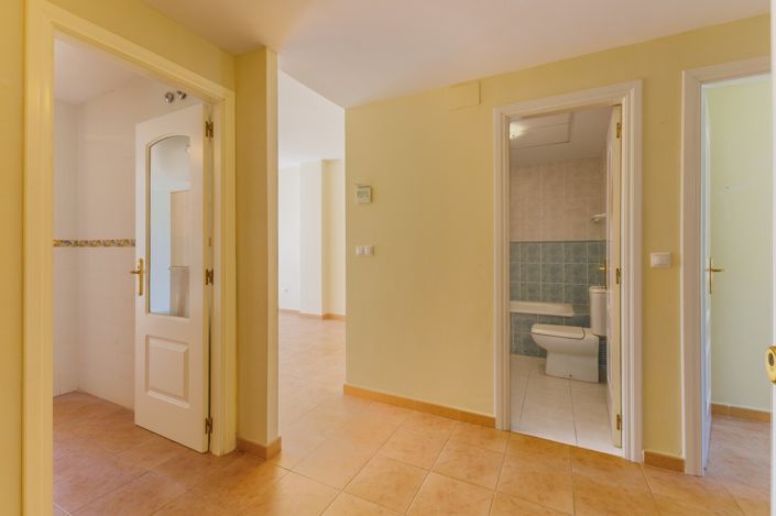 Image No.10-3 Bed Apartment for sale