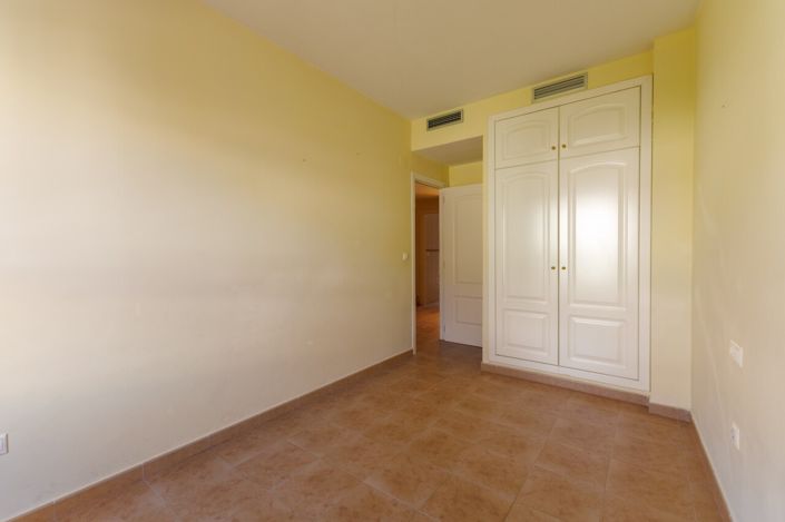 Image No.22-3 Bed Apartment for sale