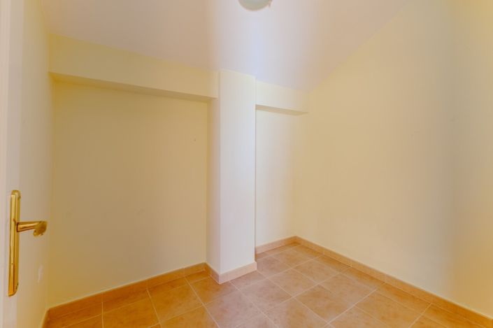 Image No.25-3 Bed Apartment for sale