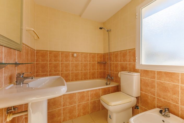 Image No.30-3 Bed Apartment for sale