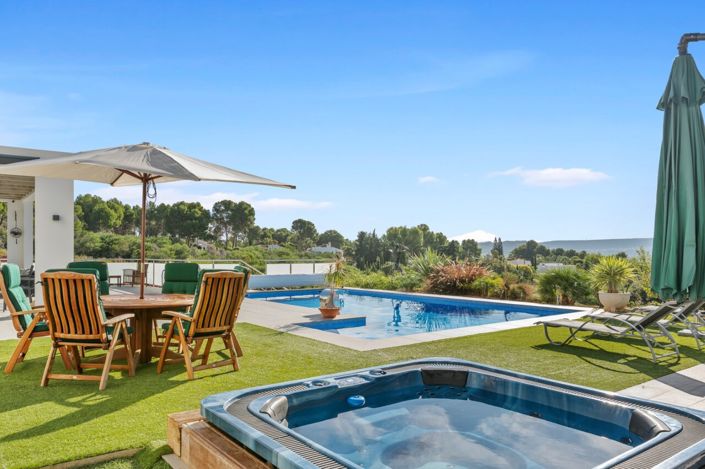 Image No.3-5 Bed Villa for sale