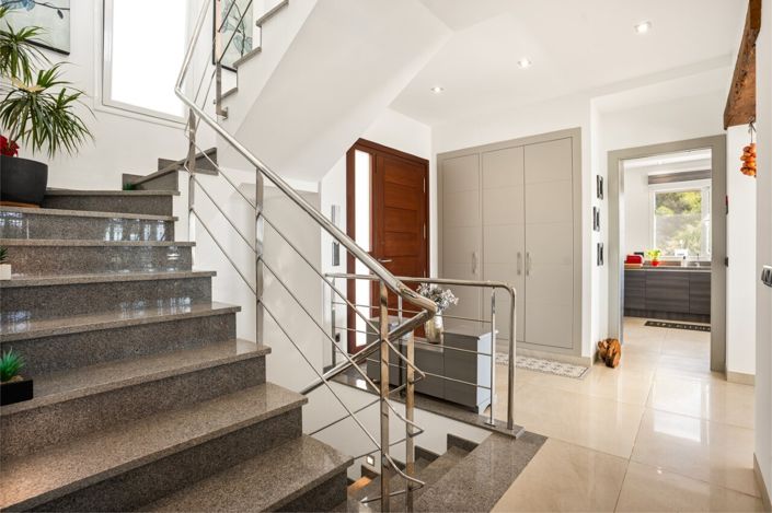 Image No.36-5 Bed Villa for sale