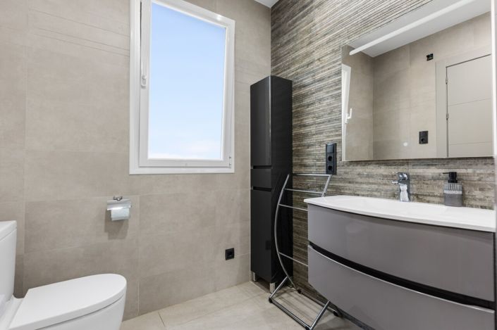 Image No.39-5 Bed Villa for sale