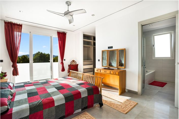 Image No.45-5 Bed Villa for sale