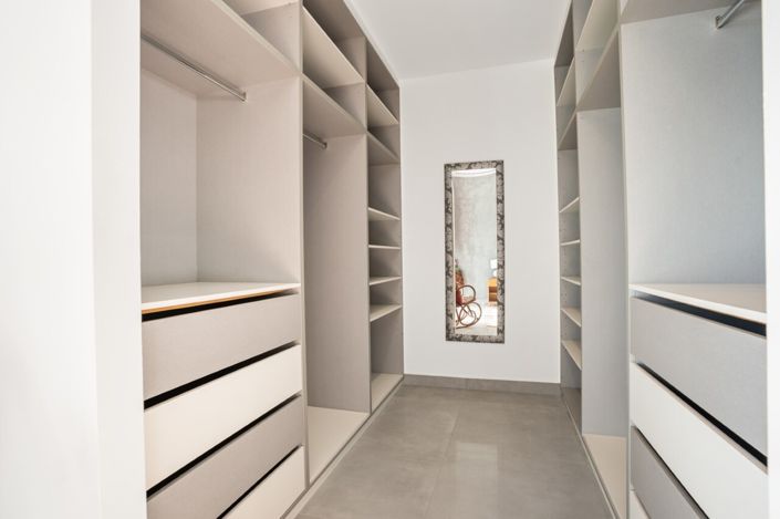 Image No.48-5 Bed Villa for sale