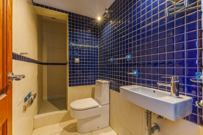 Image No.41-6 Bed Villa for sale