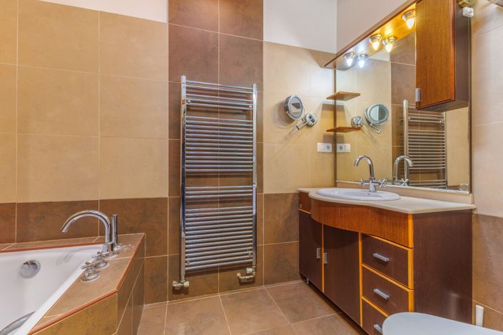 Image No.42-6 Bed Villa for sale