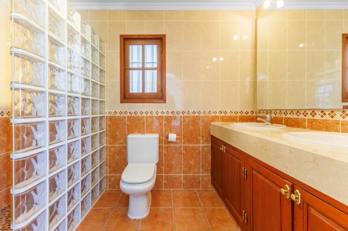 Image No.29-4 Bed Villa for sale