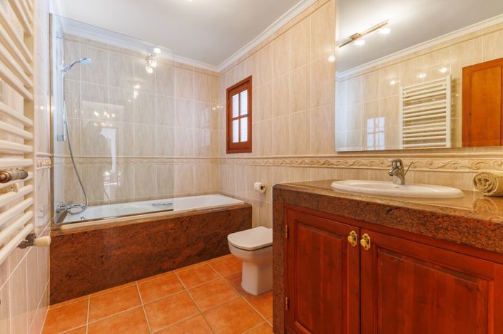 Image No.32-4 Bed Villa for sale