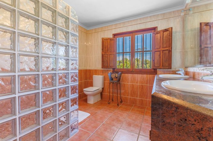 Image No.36-4 Bed Villa for sale