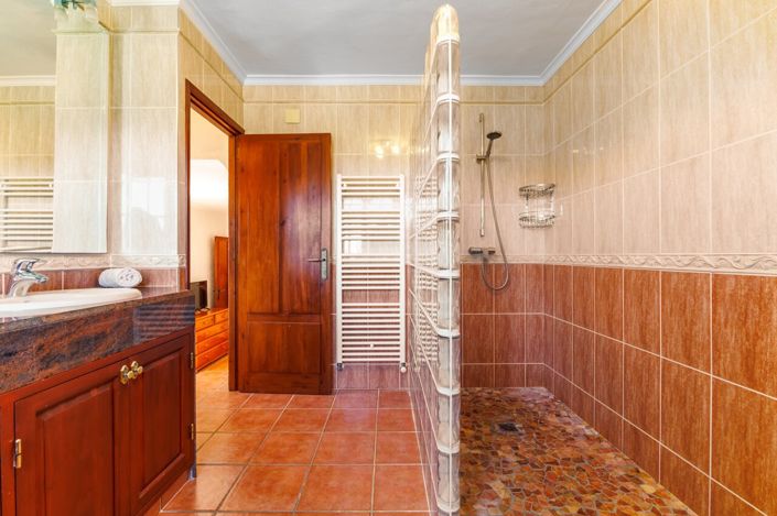 Image No.37-4 Bed Villa for sale