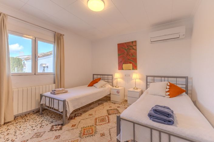 Image No.28-4 Bed Villa for sale