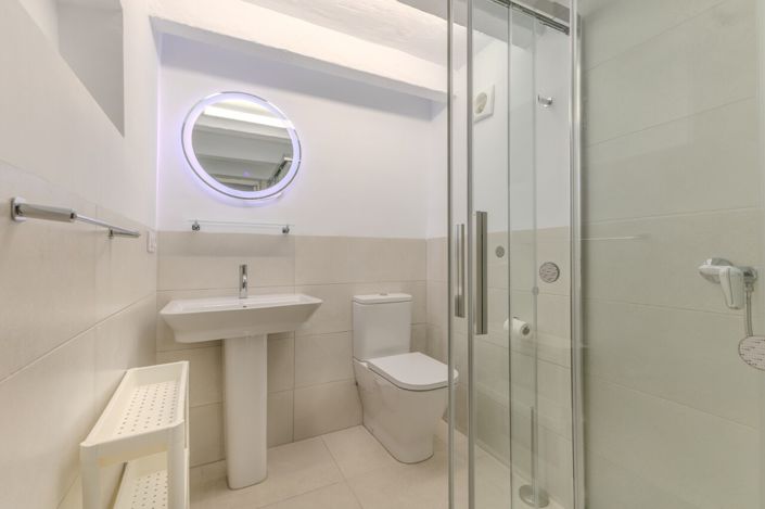 Image No.37-4 Bed Villa for sale