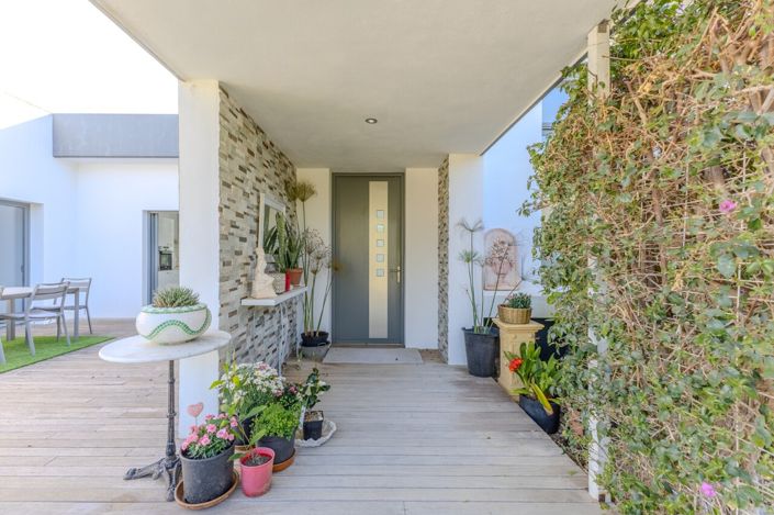 Image No.10-4 Bed Villa for sale