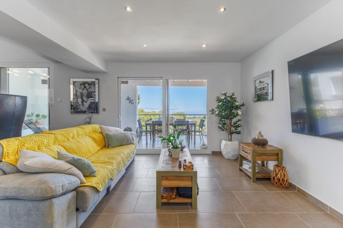 Image No.10-4 Bed Villa for sale