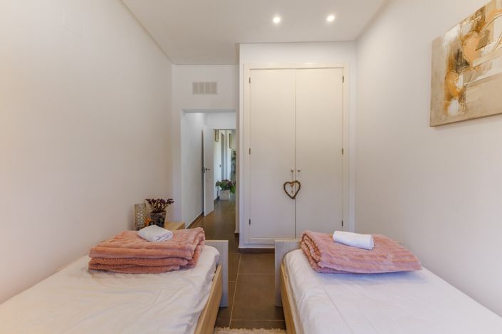 Image No.40-4 Bed Villa for sale