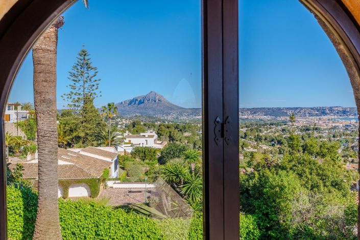 Image No.3-4 Bed Villa for sale