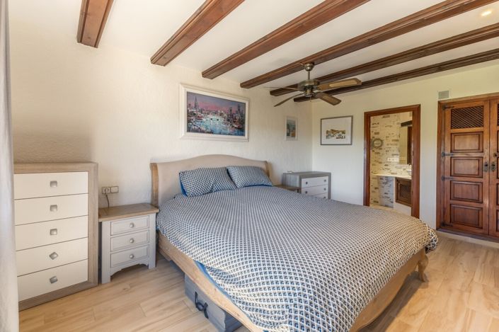 Image No.40-4 Bed Villa for sale