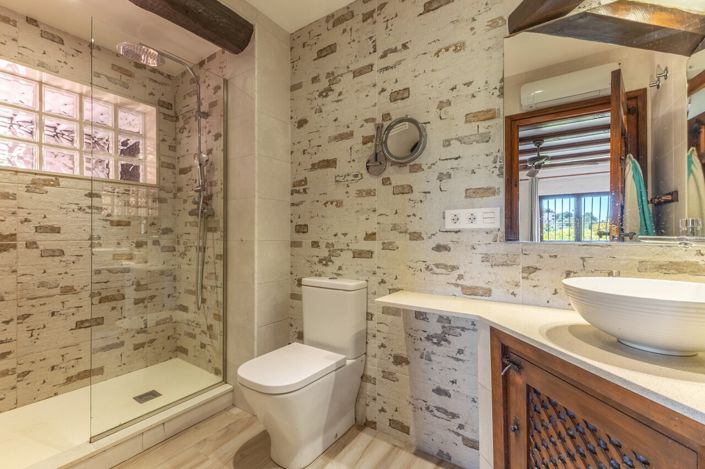 Image No.42-4 Bed Villa for sale