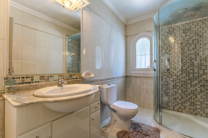 Image No.19-6 Bed Villa for sale
