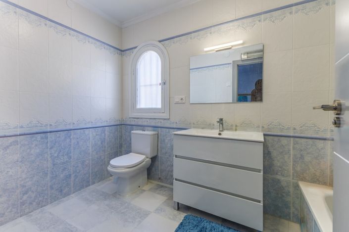 Image No.7-6 Bed Villa for sale