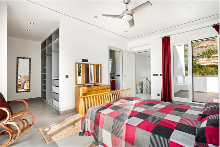 Image No.45-5 Bed Villa for sale