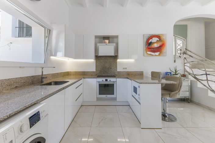 Image No.17-3 Bed Villa for sale