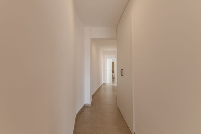 Image No.21-3 Bed Apartment for sale