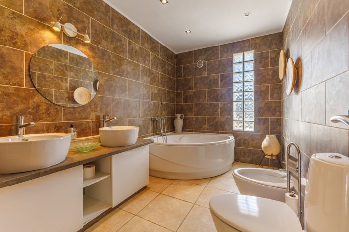 Image No.21-7 Bed Villa for sale