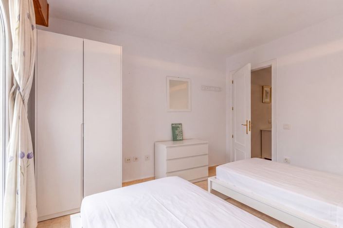 Image No.23-3 Bed Apartment for sale