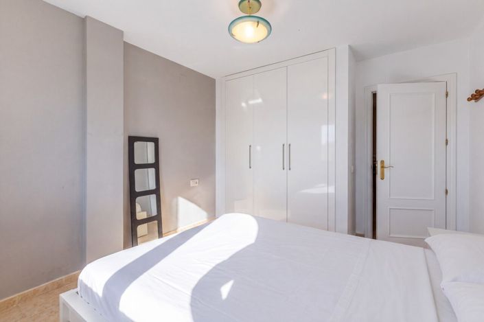 Image No.25-3 Bed Apartment for sale
