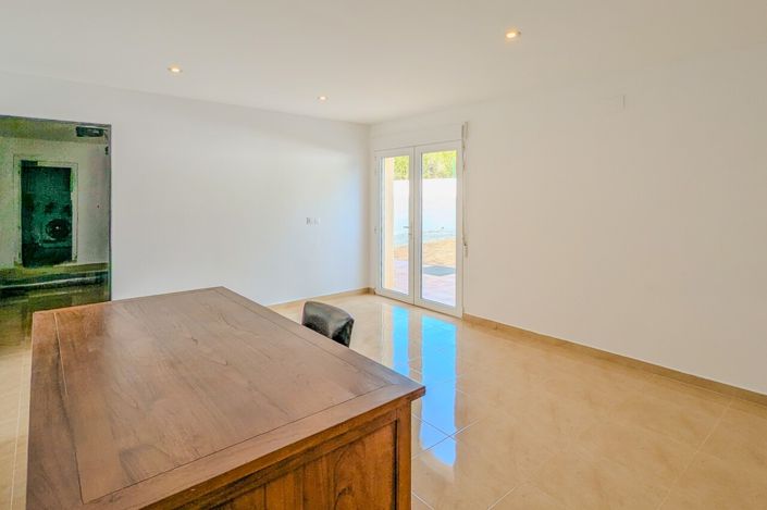 Image No.36-4 Bed Villa for sale