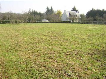 Terre à vendre à Locmalo