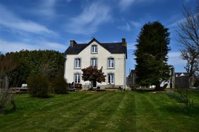 10 Bed Gite for sale