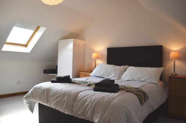 Image No.17-10 Bed Gite for sale