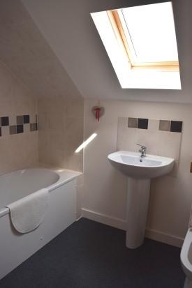 Image No.26-10 Bed Gite for sale