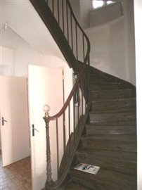 P4040652 ESCALIER RDC