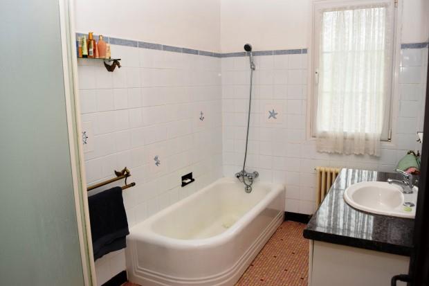 Image No.8-5 Bed House for sale