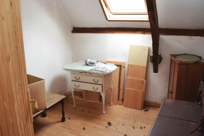 Image No.8-2 Bed House for sale