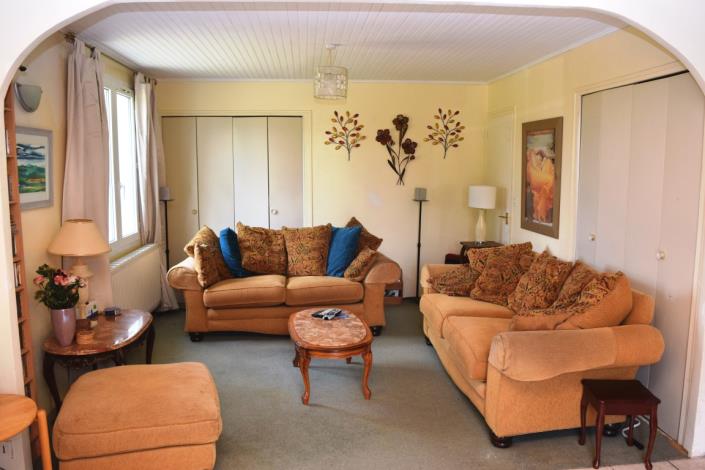 Image No.8-5 Bed House for sale