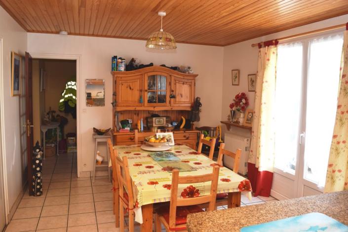 Image No.6-5 Bed House for sale