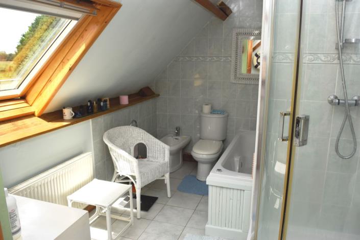 Image No.17-5 Bed House for sale