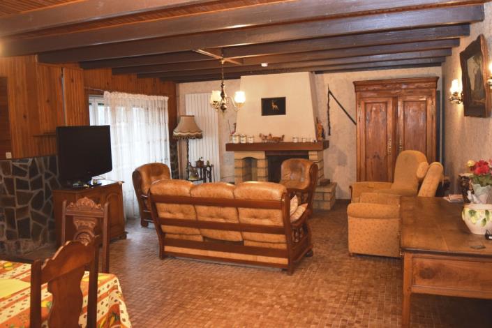 Image No.6-8 Bed House for sale