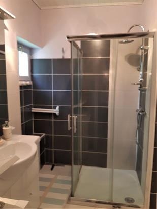 Image No.8-5 Bed House for sale