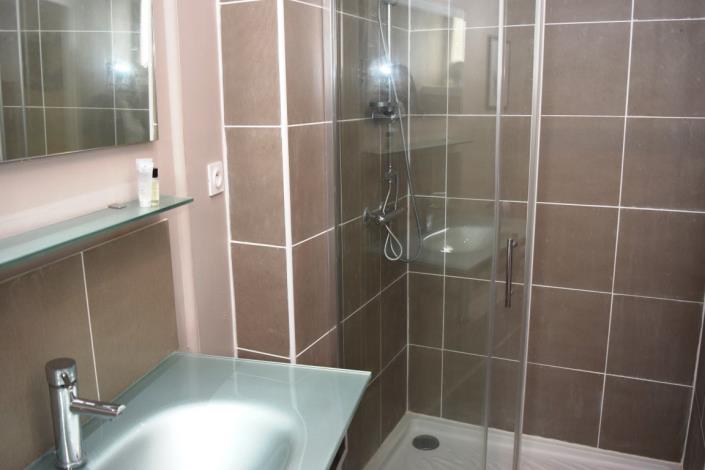 Image No.18-Bar de 3 chambres à vendre à Crédin