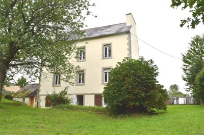 Maison de 5 chambres à vendre à Saint-Goazec
