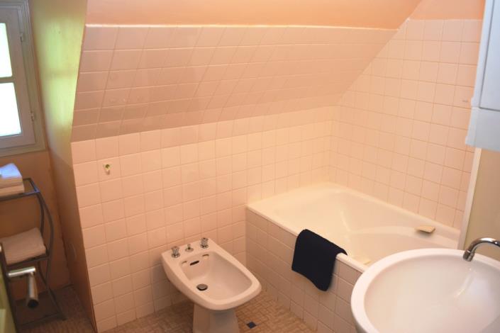 Image No.20-7 Bed House for sale