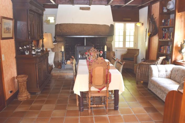 Image No.9-7 Bed House for sale